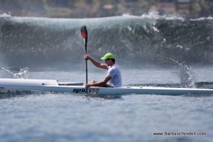Tom Schilperoort navigates the reef near Baie du Cap